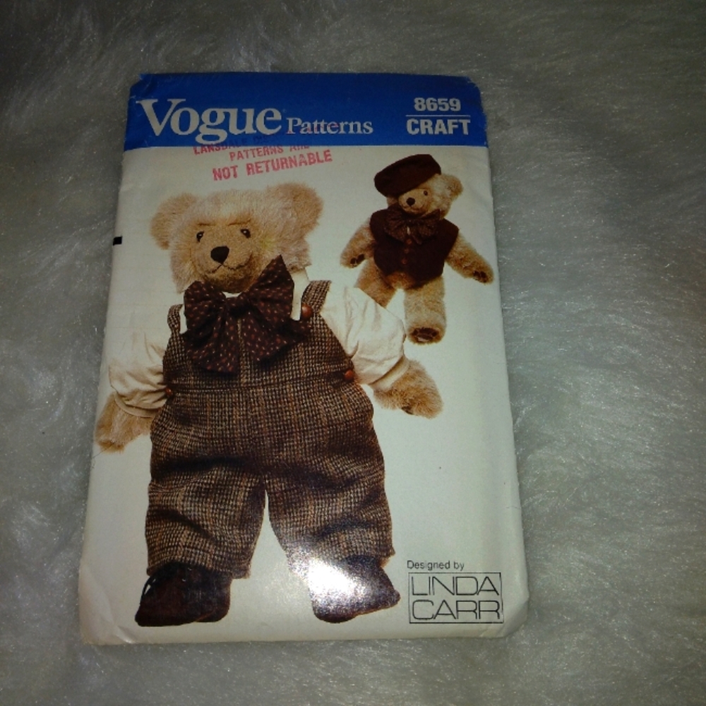 VOGUE 8659 Clothes for Vogue Bear designed by Linda Carr